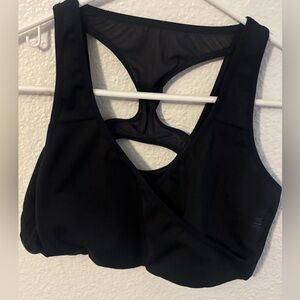 Gymshark sports Bra Medium size workout lifting outdoors black